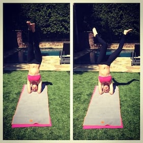 Celebrity e Yoga, le più belle foto su Instagram 7