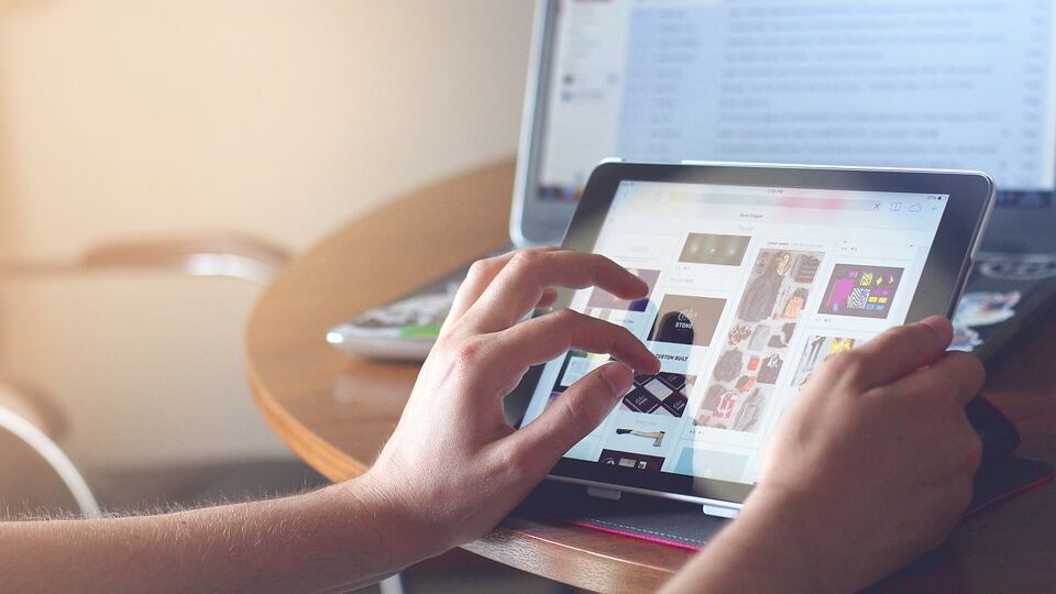 Perché l'uso di tablet, pc e smartphone fa male ai bambini