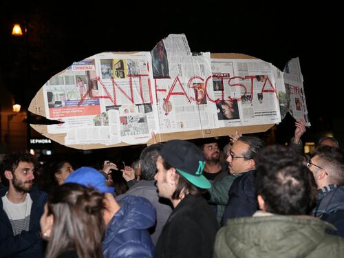 Sardine in piazza a Vicenza, l'ira dei commercianti: "Non ci fanno lavorare"