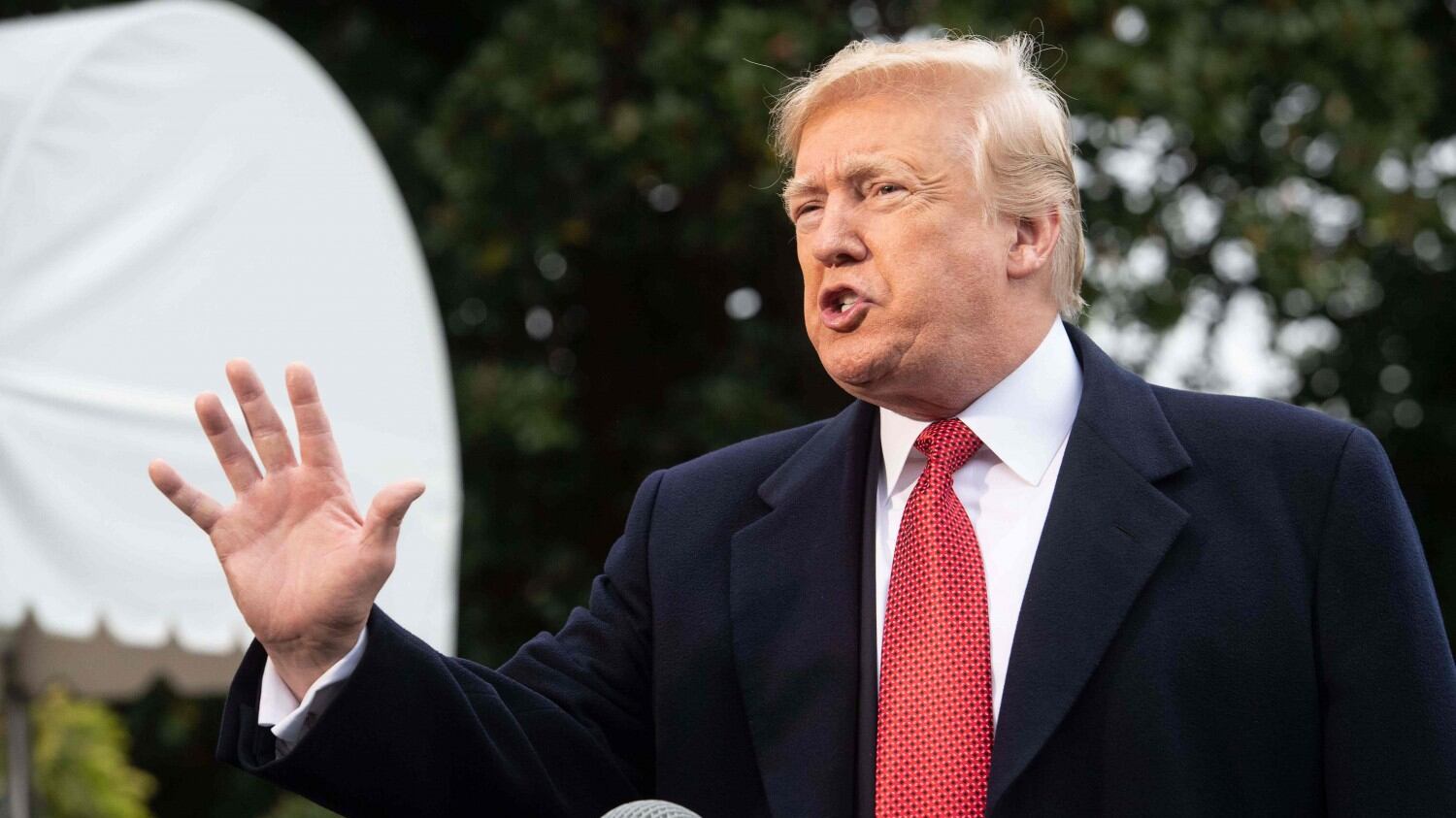 Migranti, giudice blocca Trump: niente divieto al diritto d'asilo