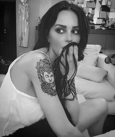 Nina Moric: le foto più belle su Instagram 30