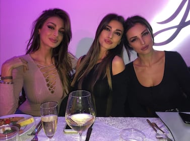 Cristina Buccino hot, il maglione è trasparente 12
