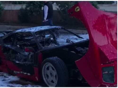 Brucia una Ferrari F40 nel centro del Principato di Monaco