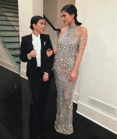 Kim Kardashian e sorelle festeggiano i 60 anni della mamma 3