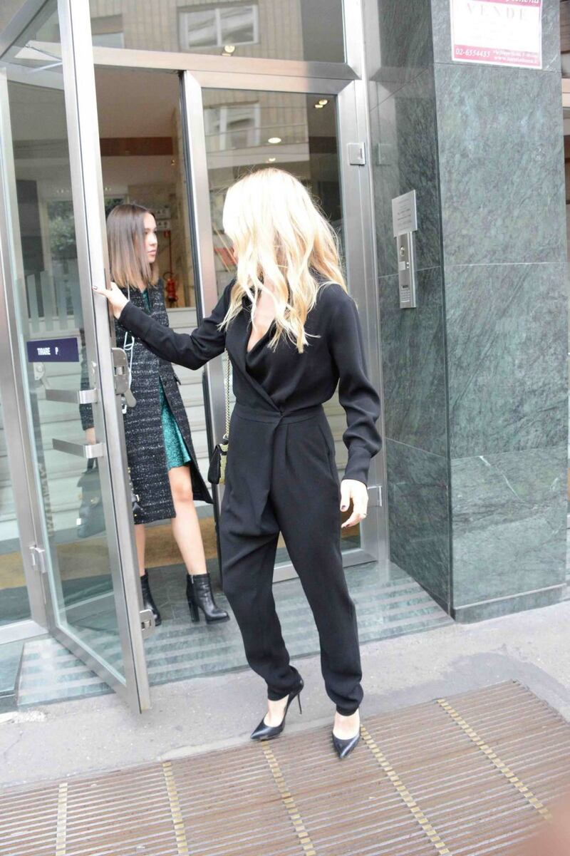 Michelle Hunziker e Aurora Ramazzotti come sorelle alla sfilata Trussardi 19