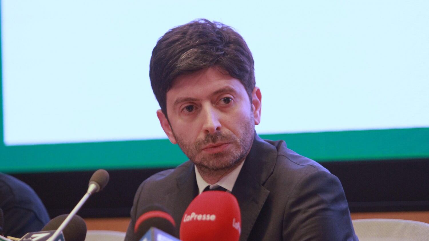 Coronavirus, Speranza ammette: "Non so se rifarei tutto"