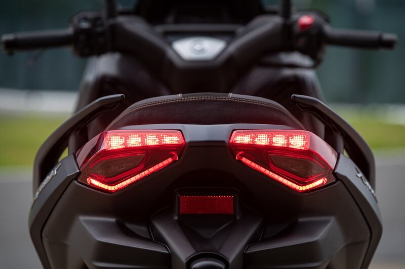 Yamaha XMAX 300 Tech Max: guarda la gallery 19