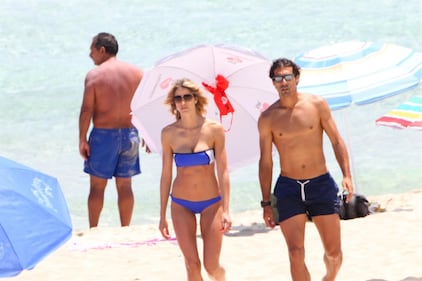 Elena Santarelli sexy in spiaggia 29