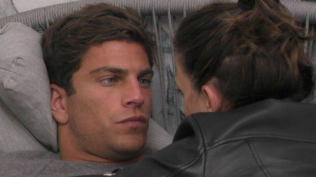 Gf, Lucia e Filippo litigano ancora: "Io qui dentro non riesco a farlo"