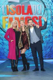 Isola dei Famosi 2018, Alessia Marcuzzi e gli opinionisti 18