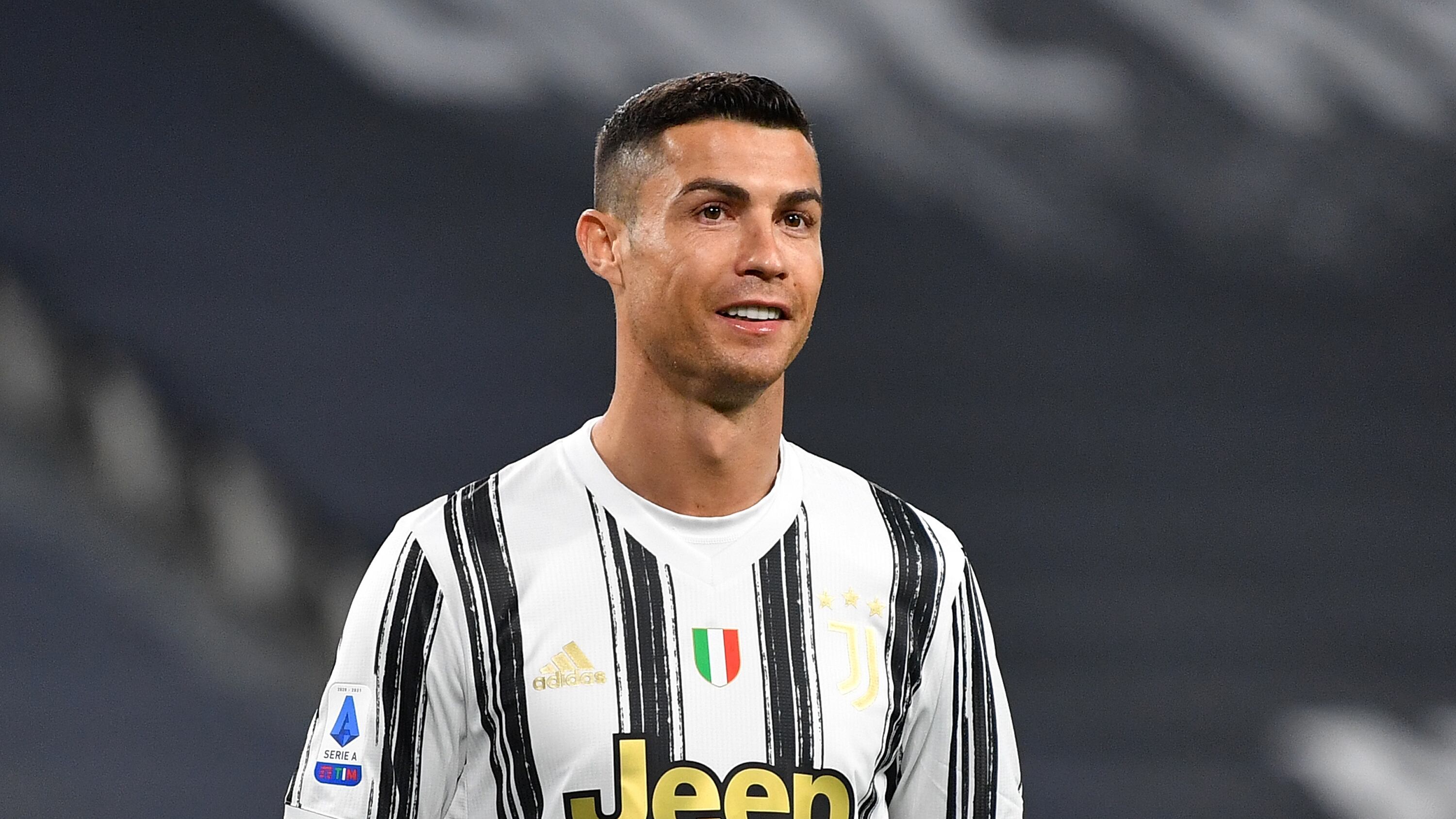 L'errore di Ronaldo nel video d'addio, J-Ax investe i no vax e Kabul: quindi, oggi...