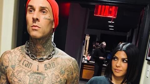 Le nozze poi il dramma. Travis Barker ricoverato, la figlia: "Pregate per lui"