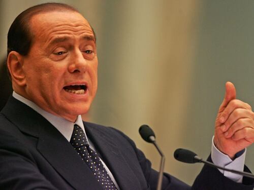 Silvio rottama 9 deputati su 10 E sullo spread: "Un imbroglio"