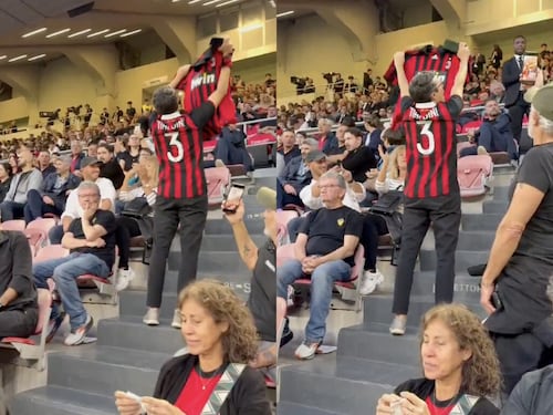 La protesta del tifoso milanista: allontanato perché mostrava questa maglia