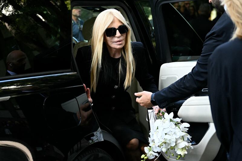 Camera ardente Armani 9 - Versace