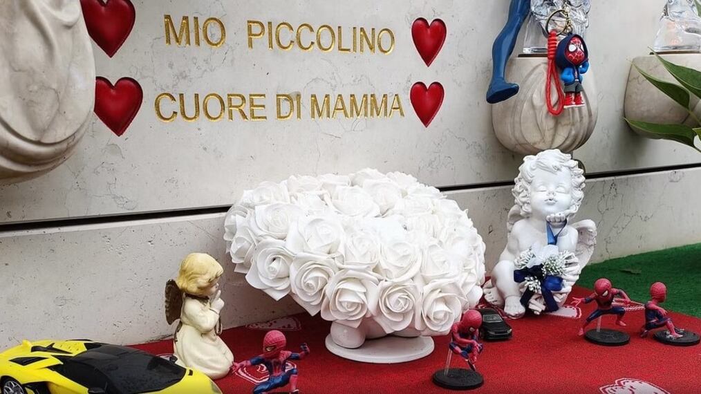 La vergogna sulla tomba di un bambino: ecco cosa hanno fatto
