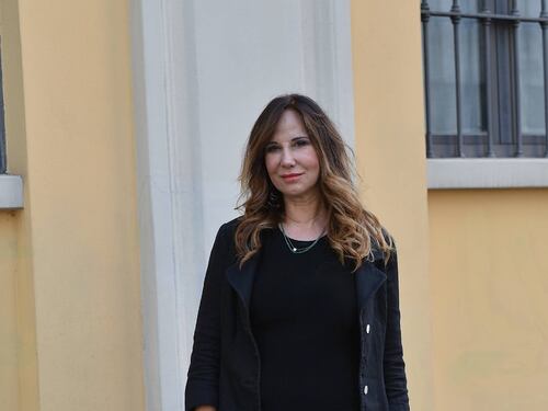 Chiara Dynys, i "libri di luce" che ci salvano dalle difficoltà del vivere quotidiano