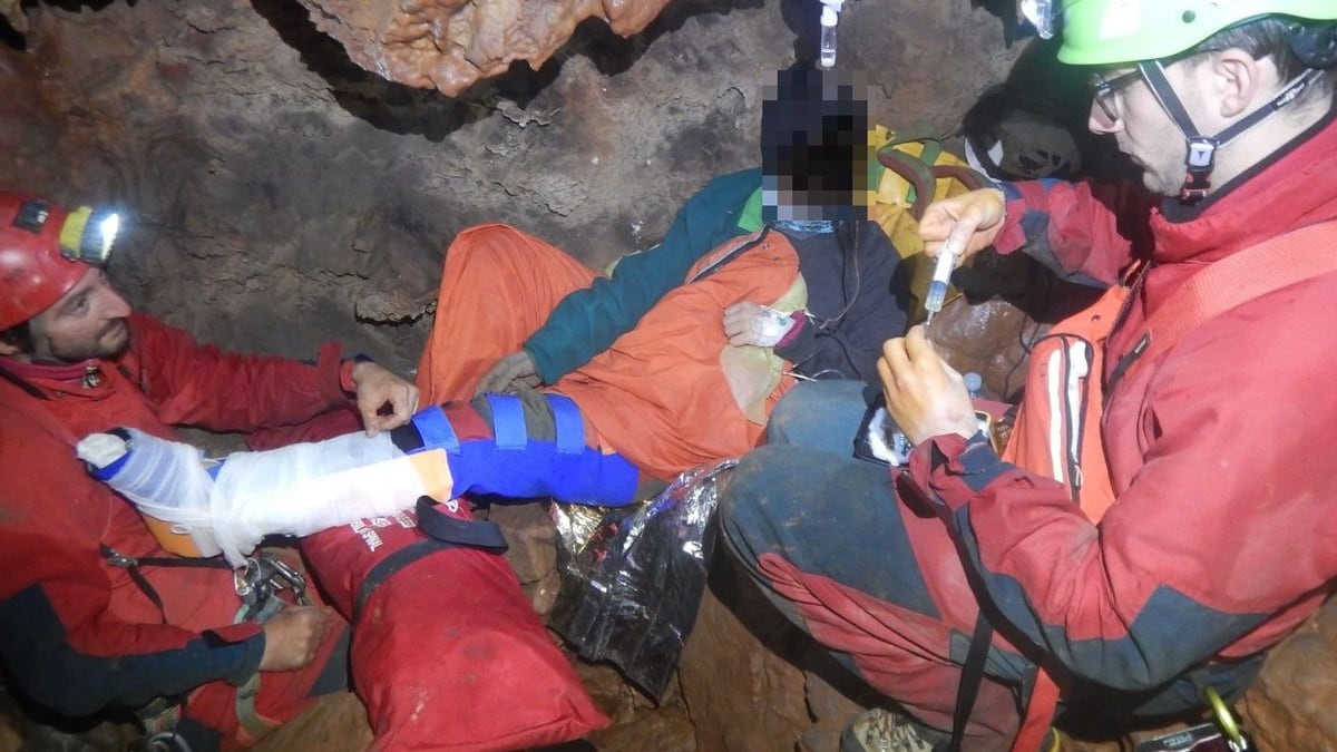 La speleologa salvata: "Per 12 ore al buio e gelo con il dolore alla caviglia"