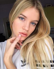 Sara Croce, Madre Natura sexy sui social  4