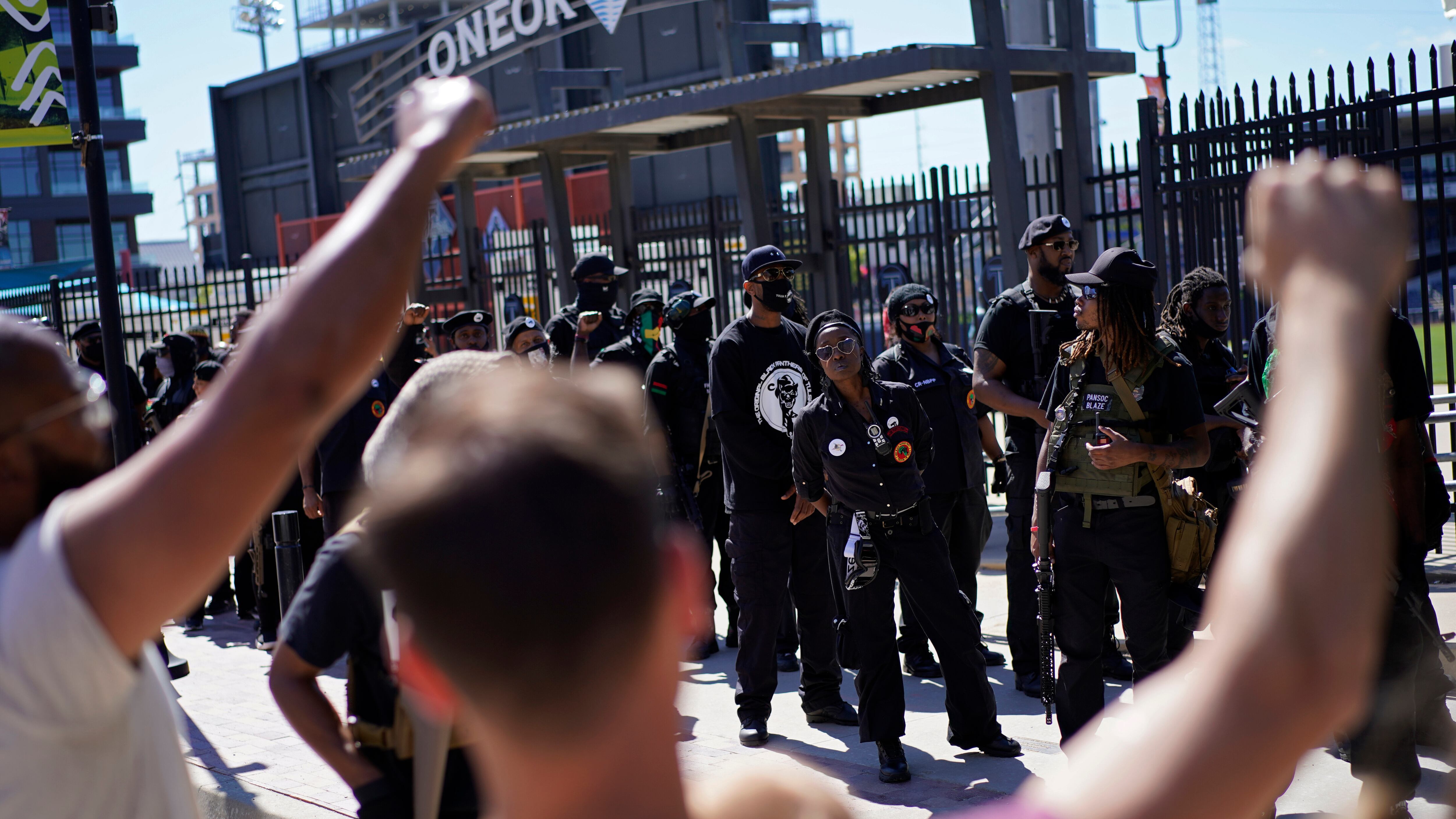 Tensione a Tulsa, la città blindata tra Black Panthers e suprematisti