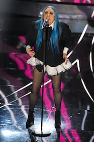 Sanremo 2024: ecco il look della prima serata del Festival di Loredana Bertè 5