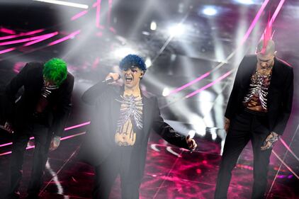 Sanremo 2024: ecco il look della prima serata del Festival dei Le Sad 7