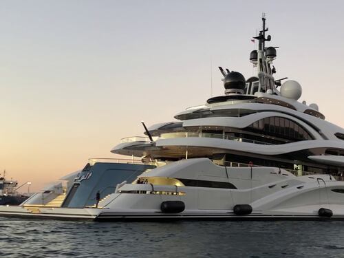 Avvistato a Brindisi lo yacht dello sceicco del Qatar