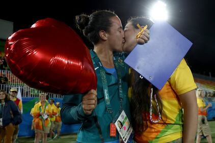 "Mi vuoi sposare?", la proposta di nozze (gay) dopo la finale del rugby 2