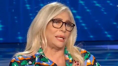 Mara Venier insieme al nipote. Ma un hater la fa infuriare: "Vaff..."