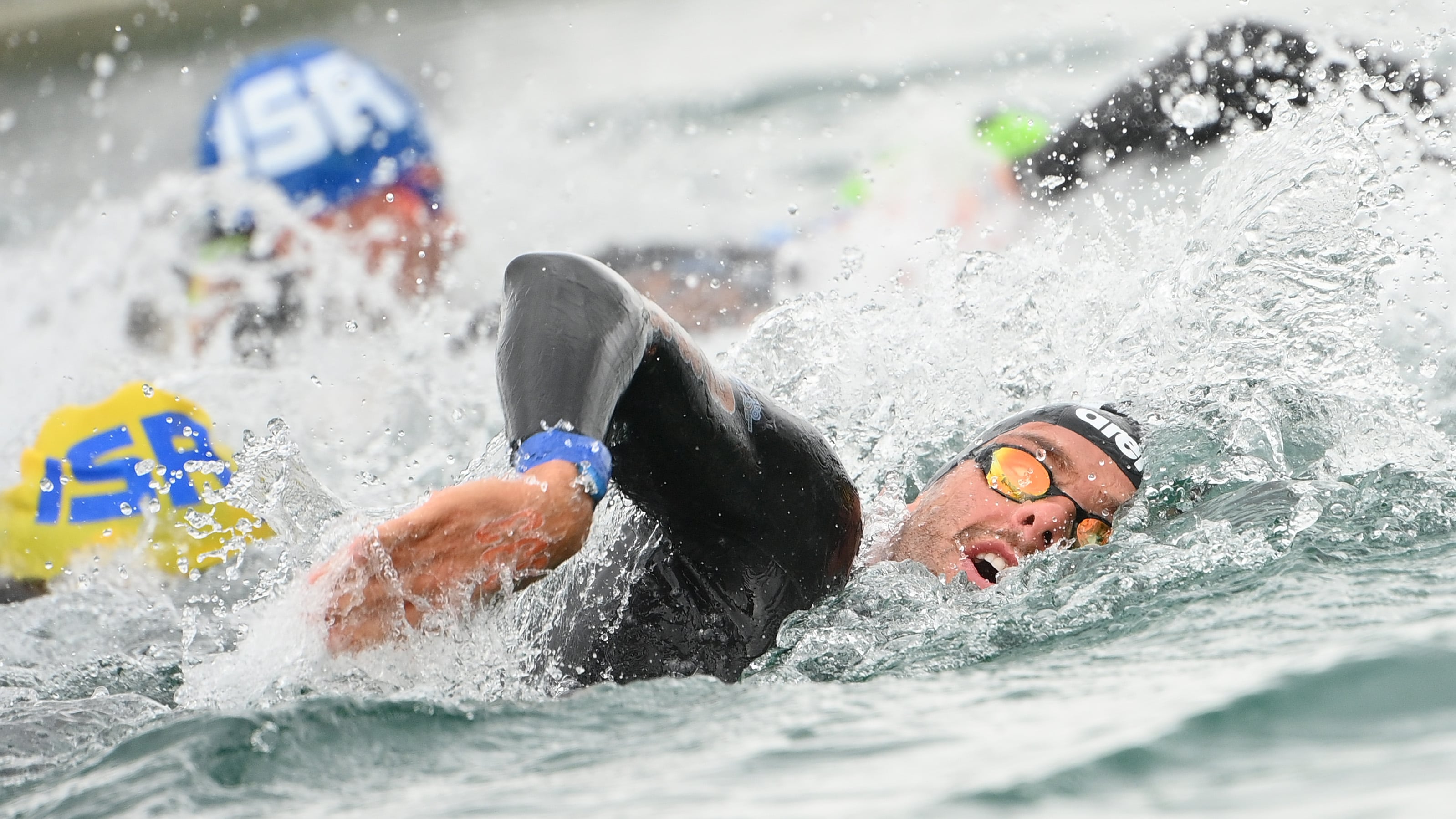 Greg, triplete d'oro. Poi l'urlo: "Riaprite tutte le piscine"