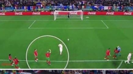 "Tira lì". Ma il calcio di rigore finisce male. Scoppia la rabbia in campo