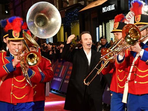 Benigni al Festival con super cachet per cantare l'amore gay