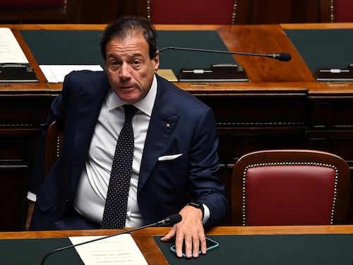 “Sarà una manovra difficile”. Inflazione al 4,2% e spread sopra 100: l’avvertimento di Leo