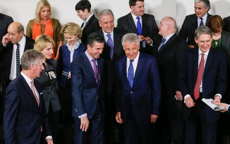 Vertice Nato in rosa: ministri della Difesa cinque sono donne 2