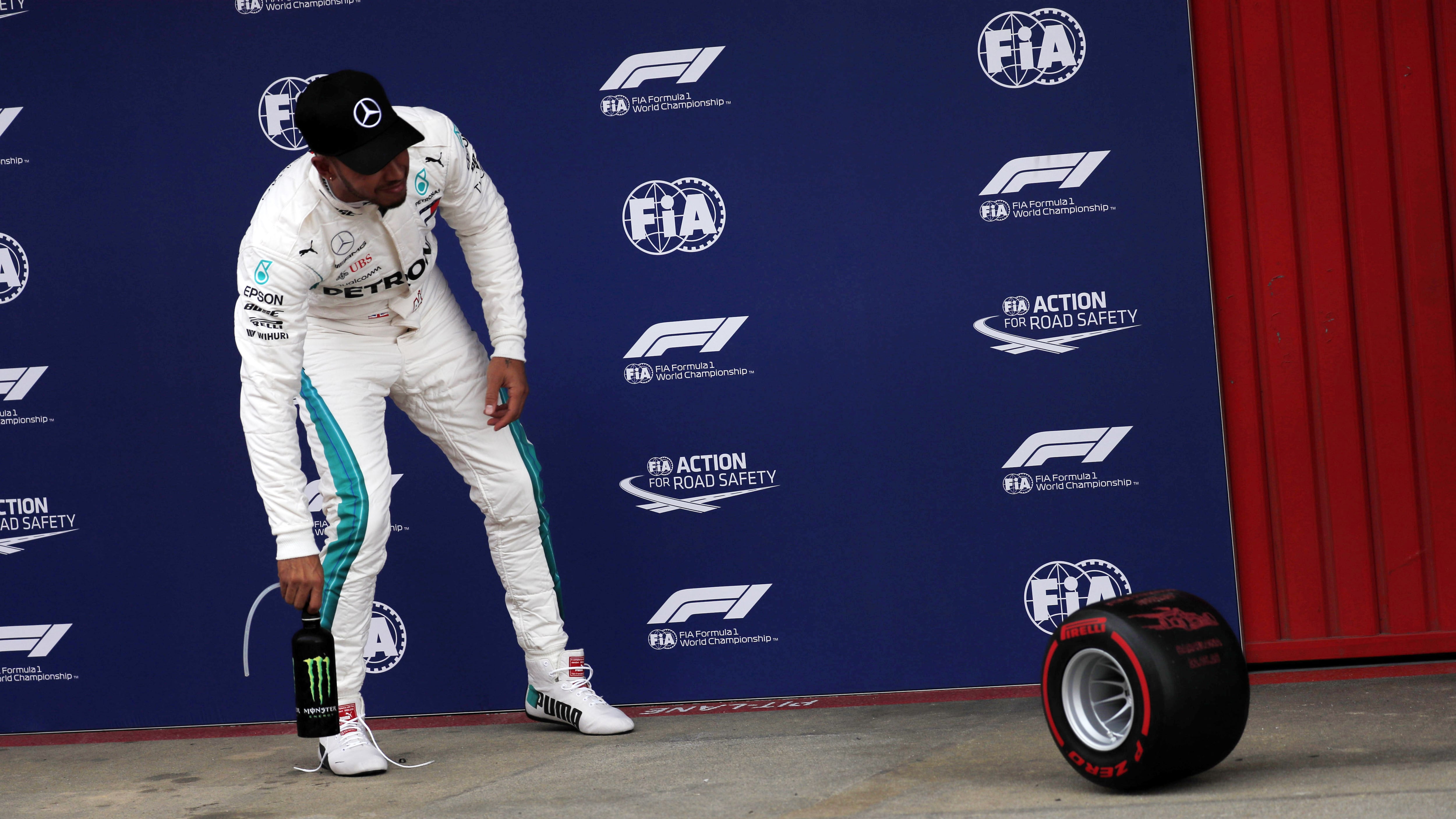 Ferrari, Mercedes, Pirelli. Più che pole è un'altra polemica