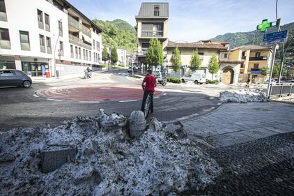 Maltempo a Nembro: le strade ricoperte di grandine 2