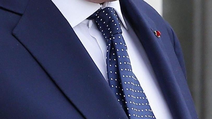 Hollande, festa dei 60 anni senza la Gayet. Ma assume tre nuove consigliere
