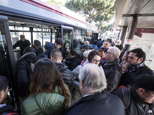 Sciopero trasporti, si passa da 10 a 20 giorni di intervallo