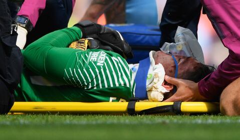 Il fallo di Manè su Ederson 12