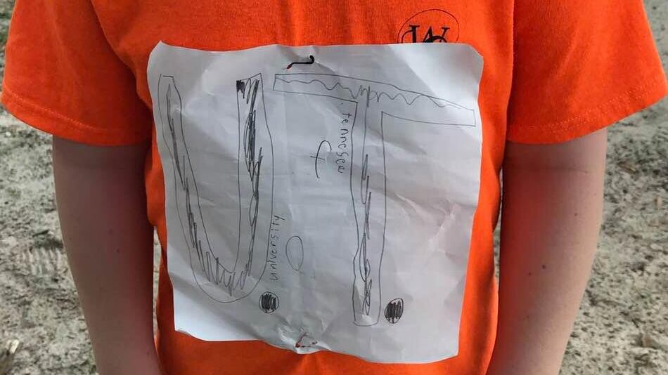 Usa, il disegno fatto a mano di un bimbo bullizzato diventa il logo ufficiale dell'Università