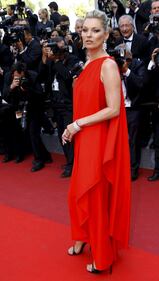 Kate Moss, reggiseno trasparente a Venezia 11