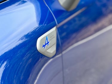 Renault Clio E-Tech: guarda la gallery della citycar ibrida francese 7