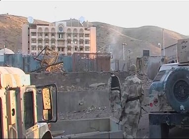 Afghanistan, assalto al consolato Usa: morti due assalitori 4