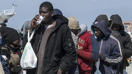 Speculazioni sull'accoglienza: ora ad ospitare gli immigrati arrivano anche i tour operator