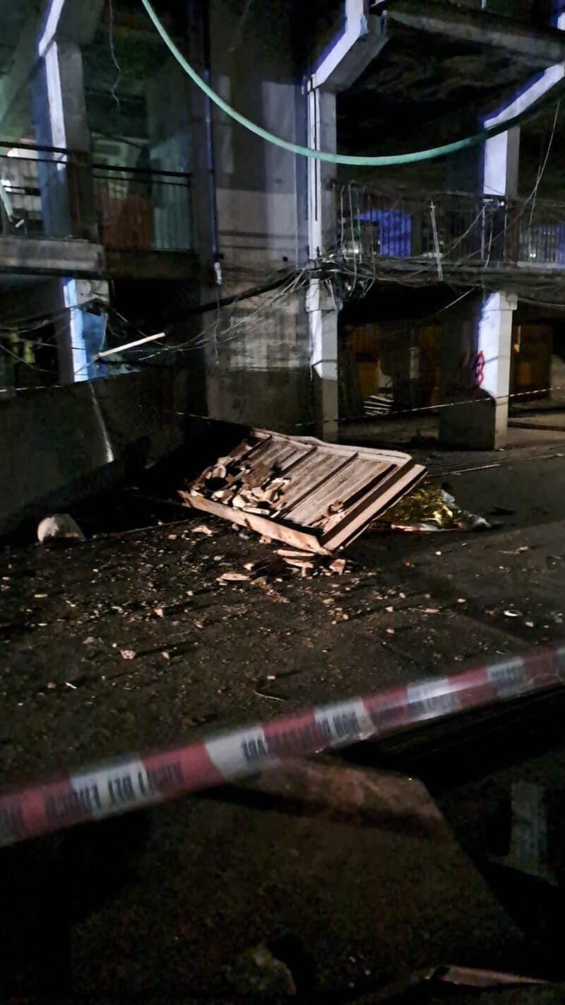 Crolla ballatoio a Scambia: 2 morti e 13 feriti nella Vela Celeste 3