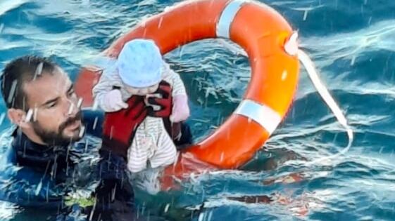 Ecco cosa si nasconde dietro la foto simbolo della crisi dei migranti