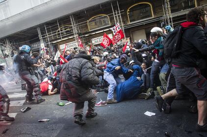 Scontri e cariche a Roma 13