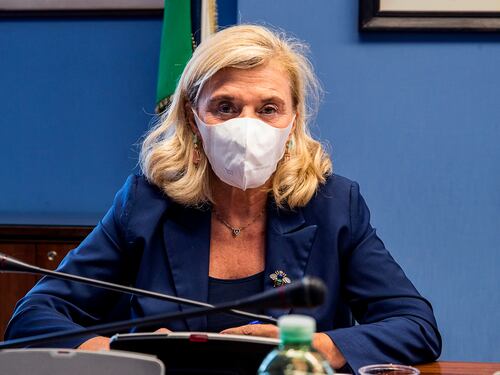 Quel retroscena di Renzi sulla 007 Belloni. "Oppose il segreto sul caso Report-autogrill"