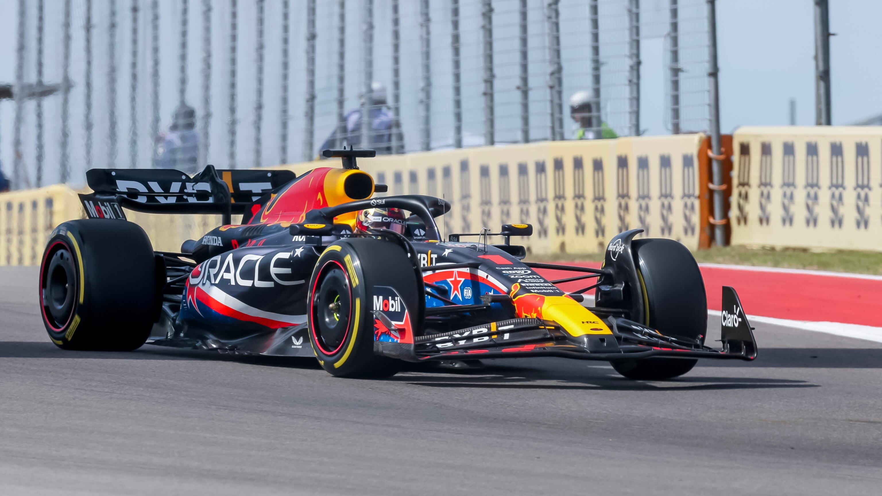F1, Verstappen domina la sprint race in Texas. Leclerc chiude al terzo posto