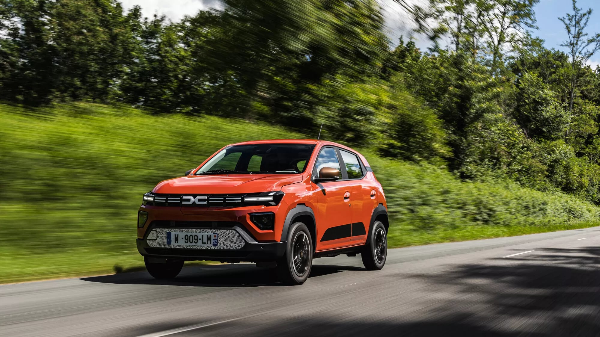 Dacia Spring, la citycar elettrica è ancora più agile: brilla per maneggevolezza